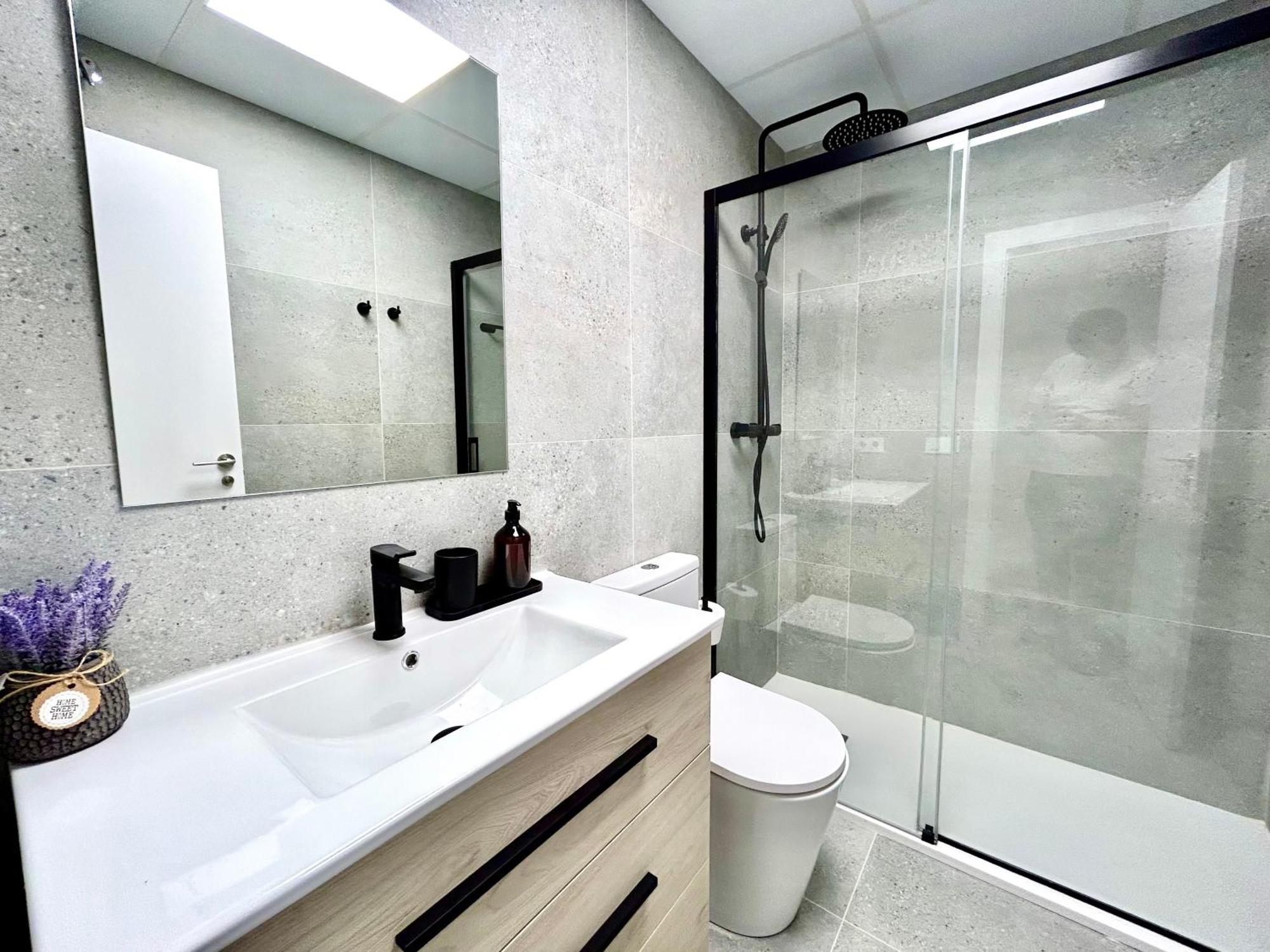 Urban Escape - Comfort Meets Luxury Appartement *